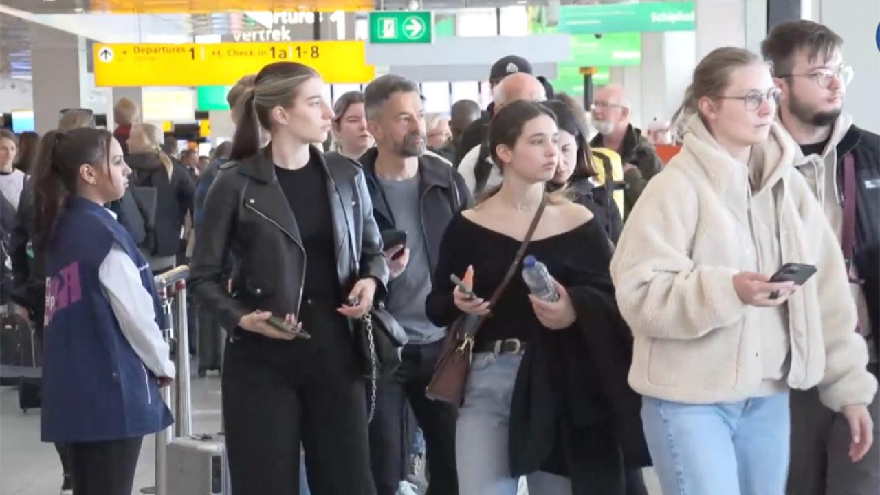 Schiphol’de Kaos: Çöken Tavan Sonrası Saatler Süren Kuyruklar ve Yüzlerce Kaçan Uçuş