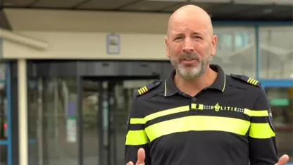 Amsterdam’da Sigara Vermeyi Reddedince Dişlerinden Oldu